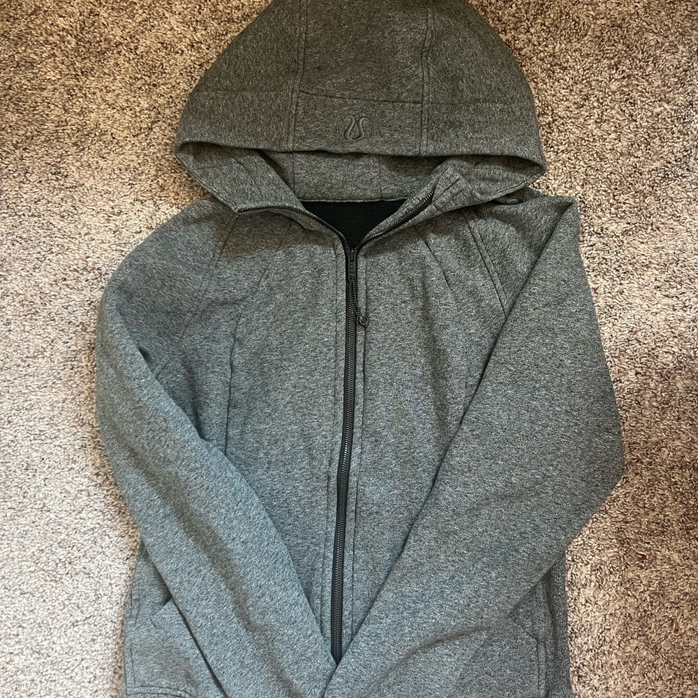 LULULEMON - grey scuba zip up